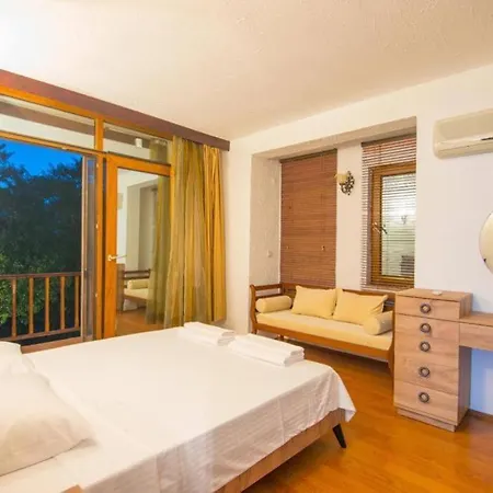 Вилла Sleeps 8, Close To Sea With A Private Pool - Awz 261 *