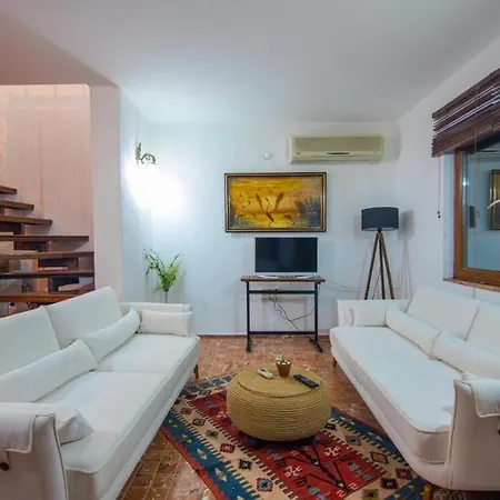 Sleeps 8, Close To Sea With A Private Pool - Awz 261 Villa *